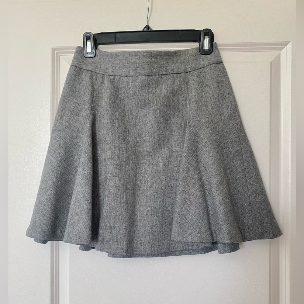Women’s Banana Republic Gray Flannel Fit Skirt - size 0